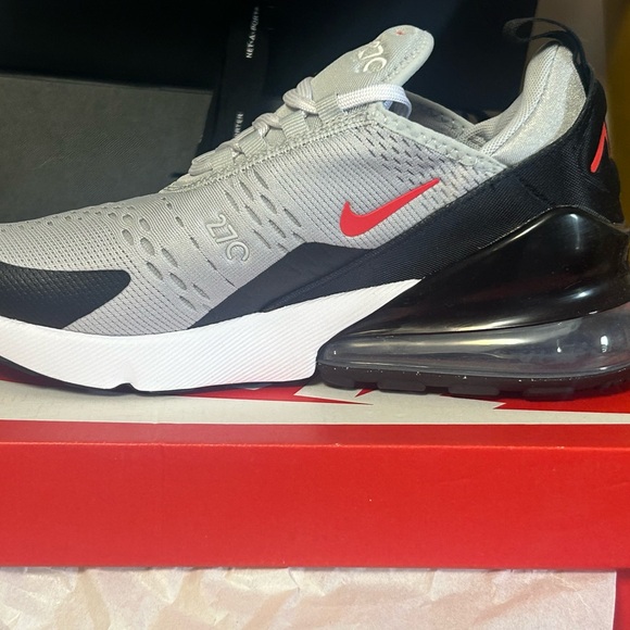 Nike Air Max 270. Size 7 Youth/Womens 8.5 Color: Fog Grey-Siren Red-Black White - Picture 4 of 6